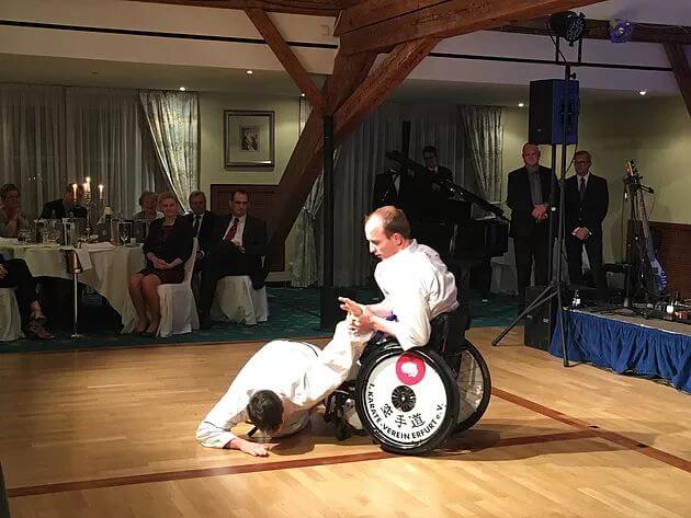 Warum man Para-Karate im Alltags-Rollstuhl machen sollte